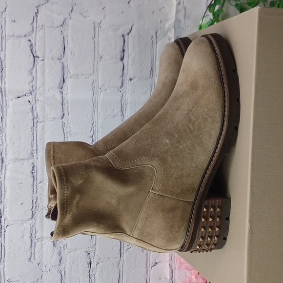Donald J. Pliner Eryna Suede Stud Boot NIB - Picture 5 of 9